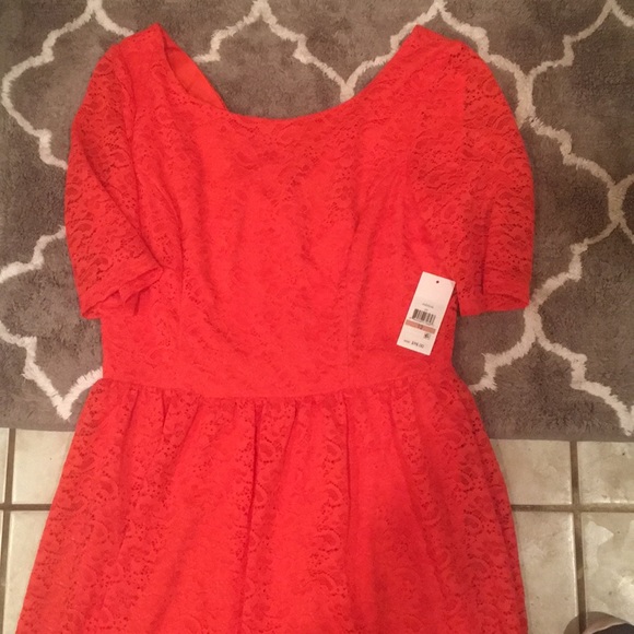 Jessica Simpson Dresses & Skirts - Short sleeve lace dress